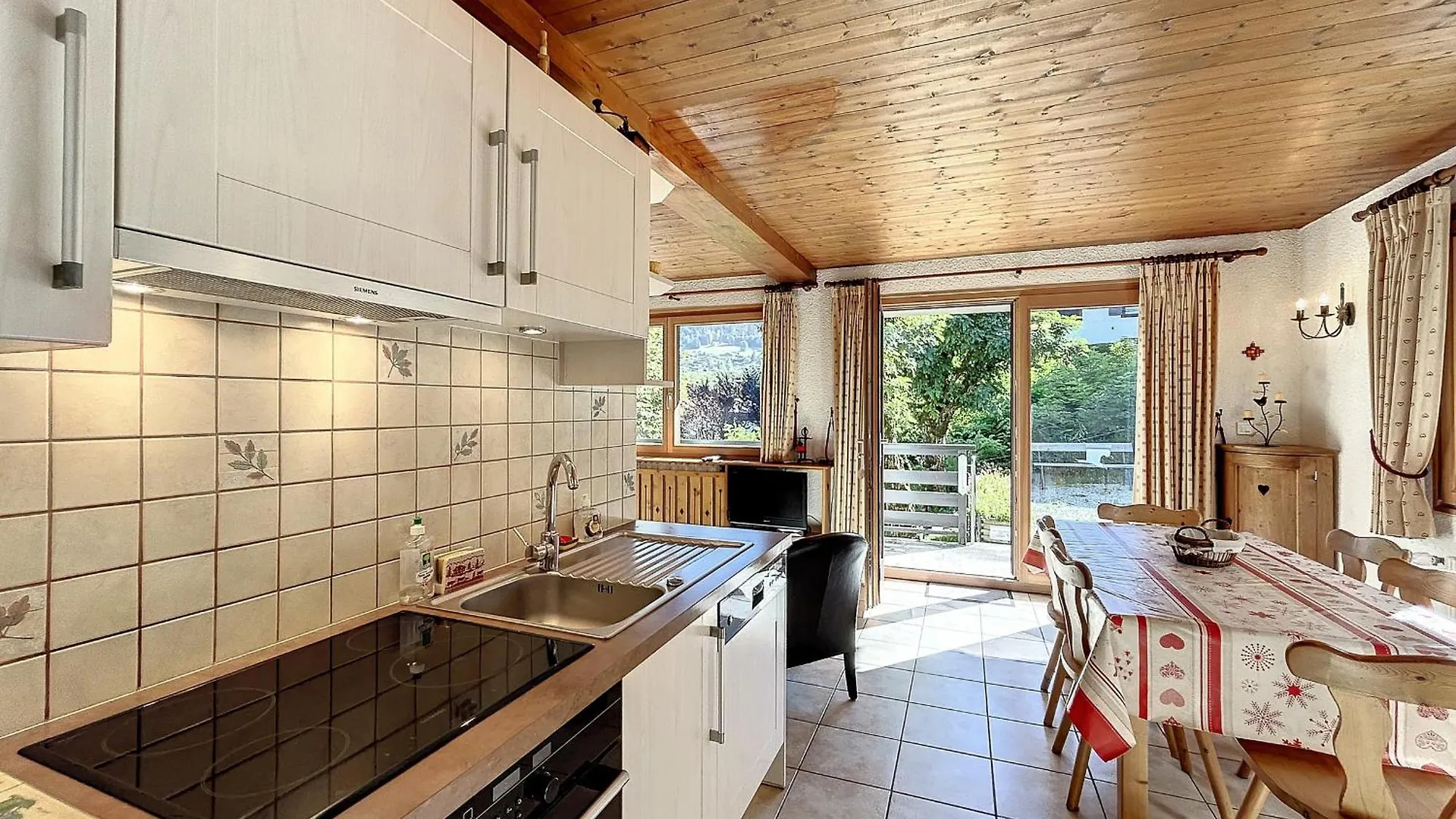 Bel Apt Au Centre De Combloux Avec Jardin, Balcon, Wifi Et Parking A 300M Des Commerces - Fr-1-560-52 0*,